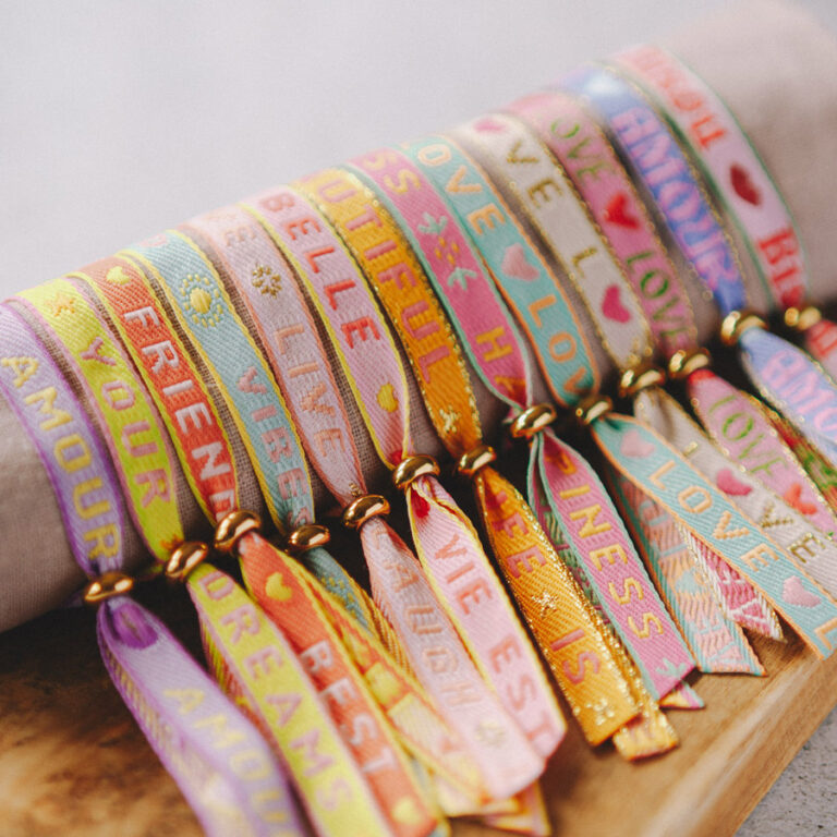 Stoffarmband mit Text: Ibiza Armband