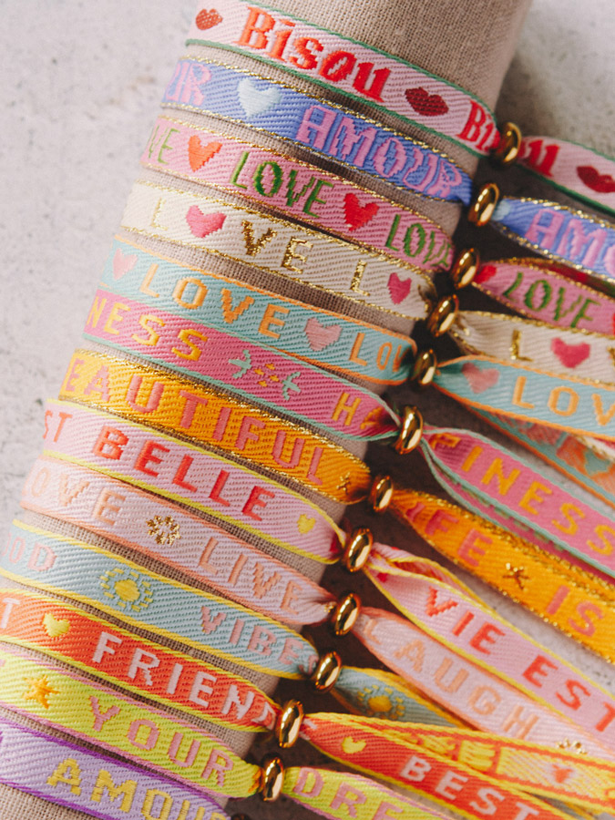 Stoffarmband mit Text: Ibiza Armband
