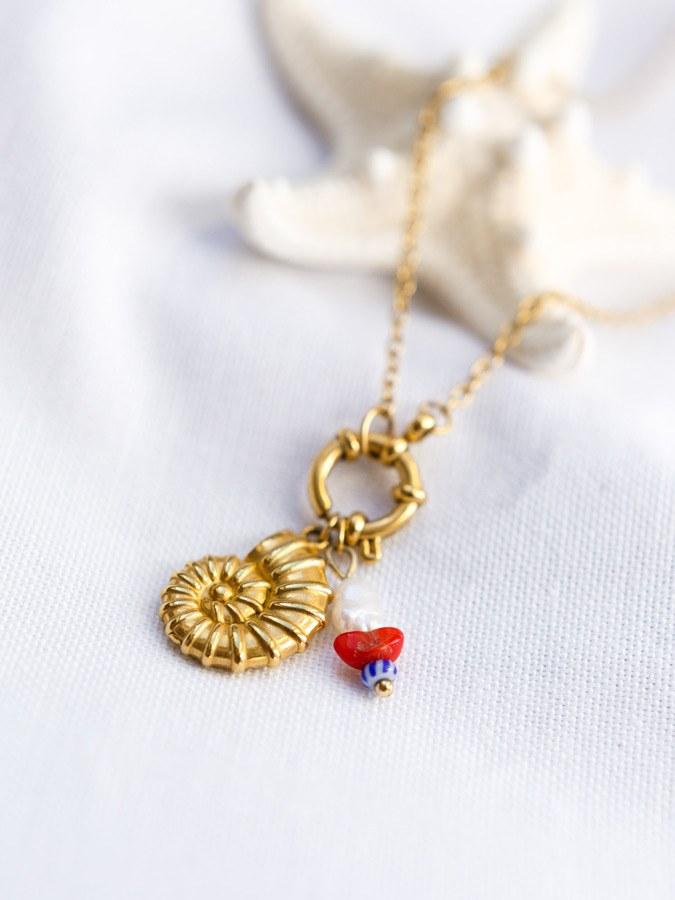 Kette mit Muschel Anhänger Gold