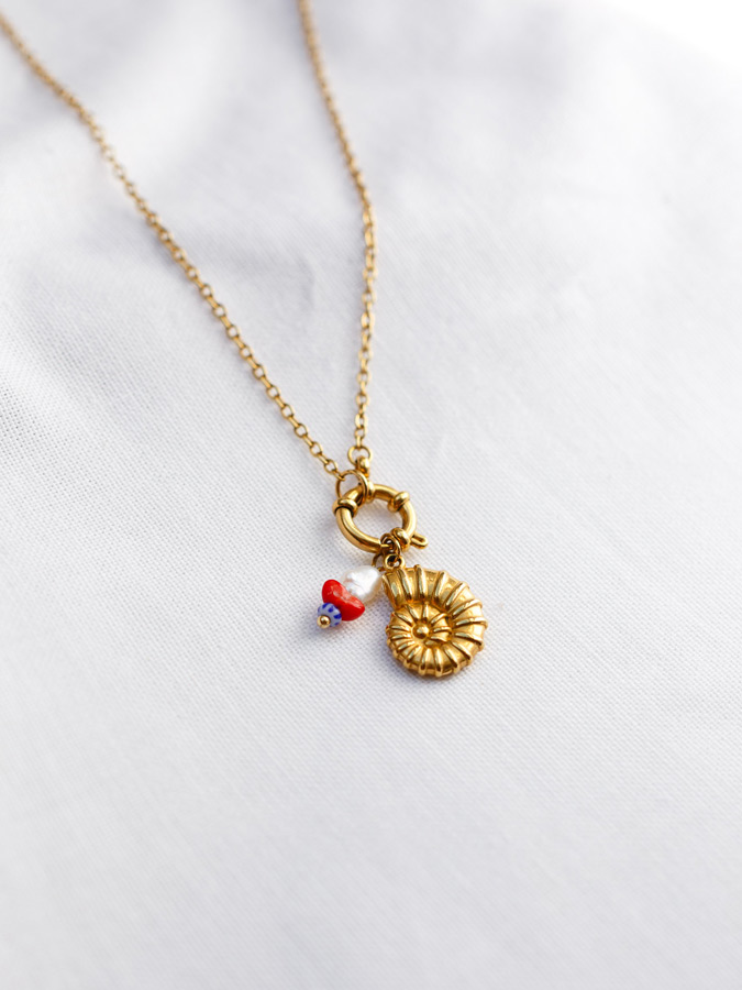 Kette mit Muschel Anhänger Gold