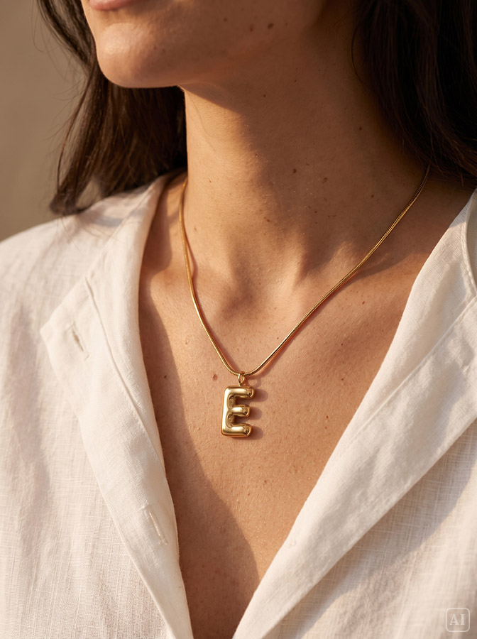 Buchstabenkette Gold e Initialen Anhänger